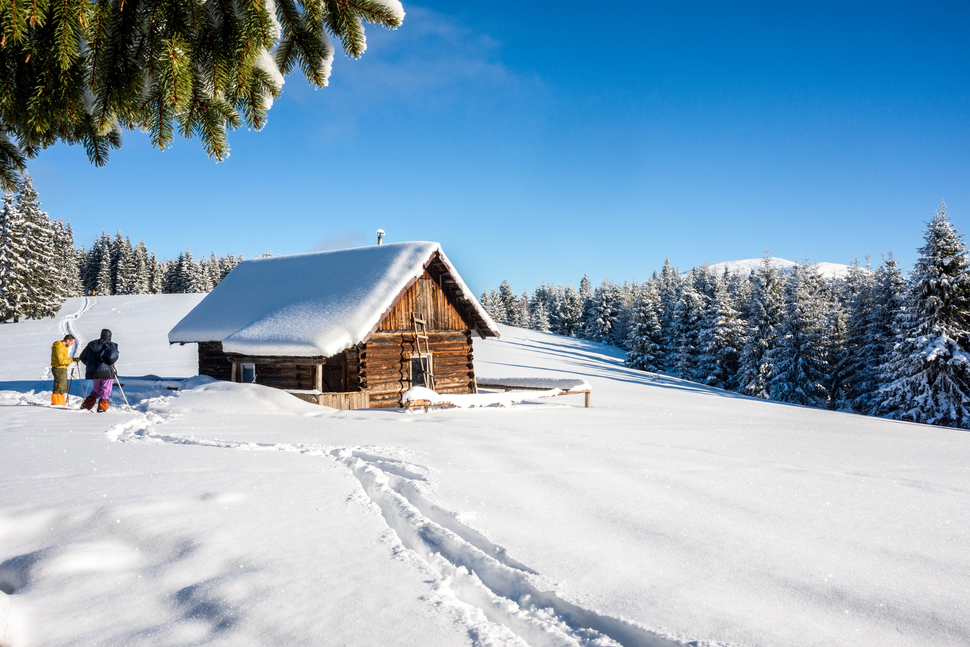 clear-and-sunny-winter-day-shutterstock_343073753-2_pix2000