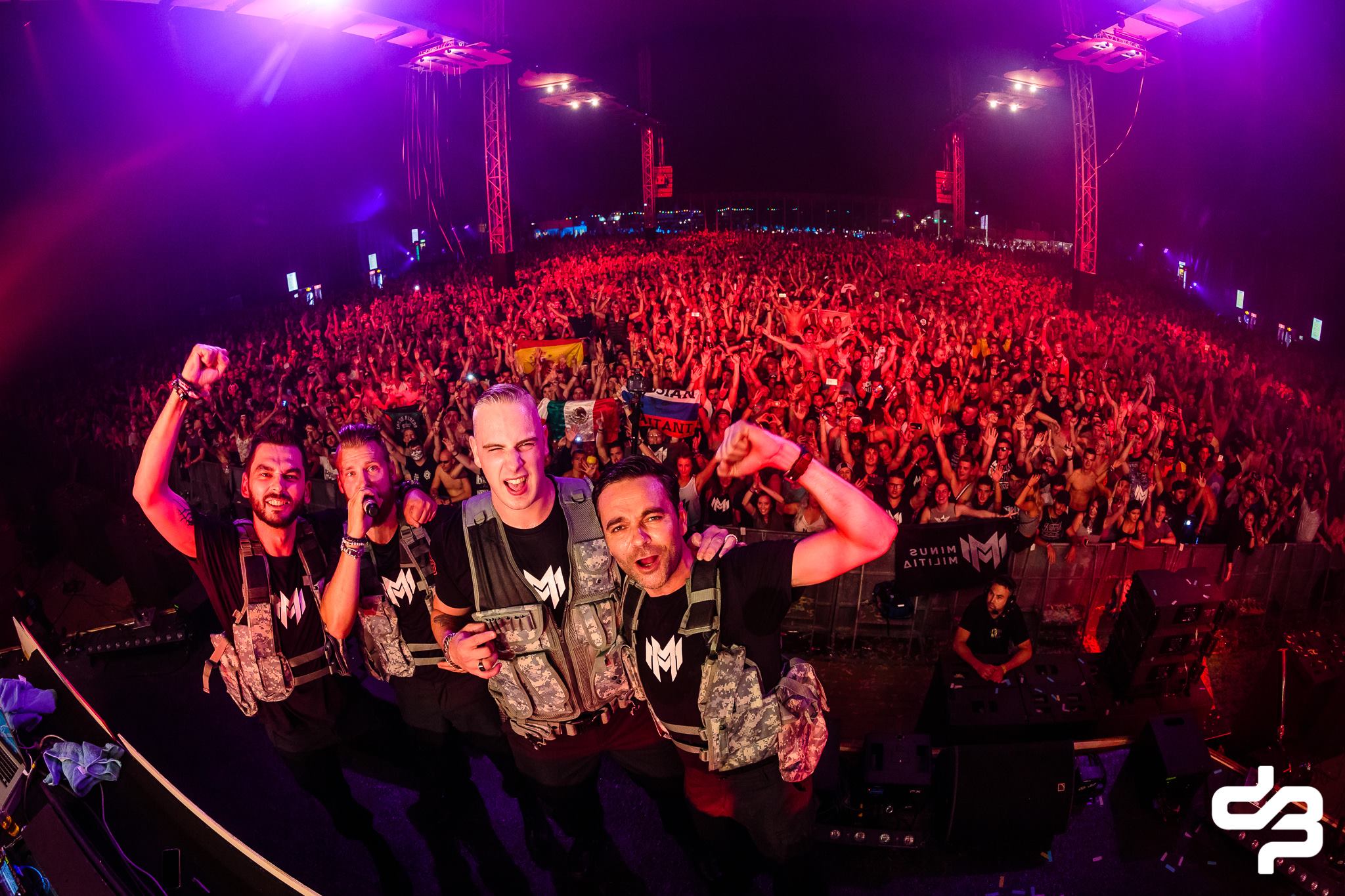 Minus Militia live op Decibel Minus Militia live op Decibel