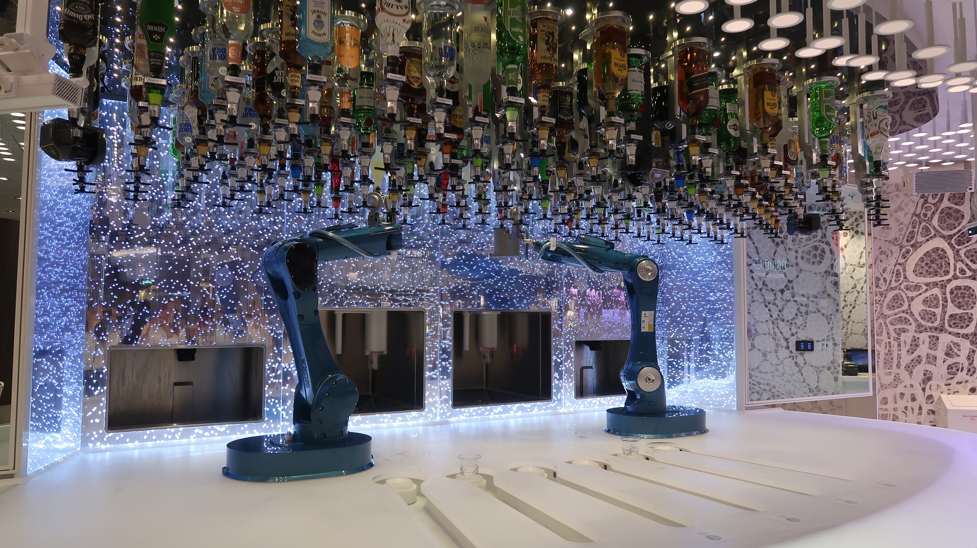 Symphony of the Seas Robot Bar