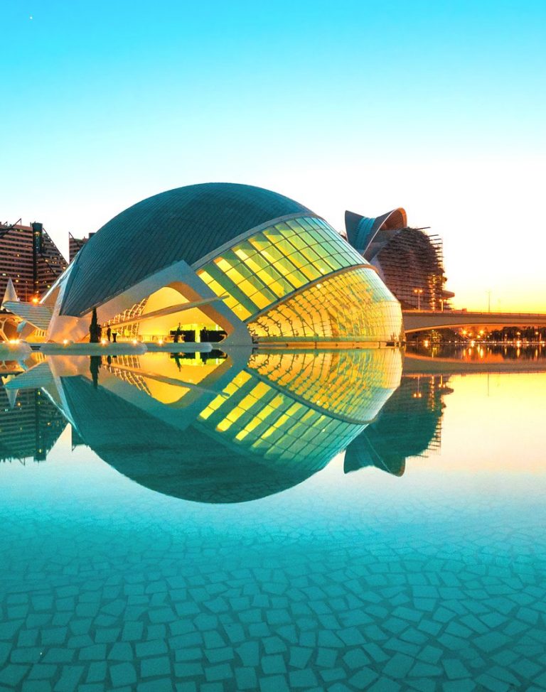 De stad van kunsten en wetenschappen in Valencia