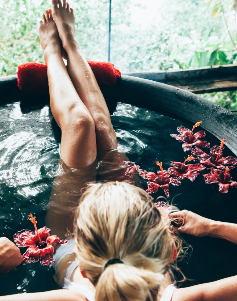 jacuzzi_wellness_565813426
