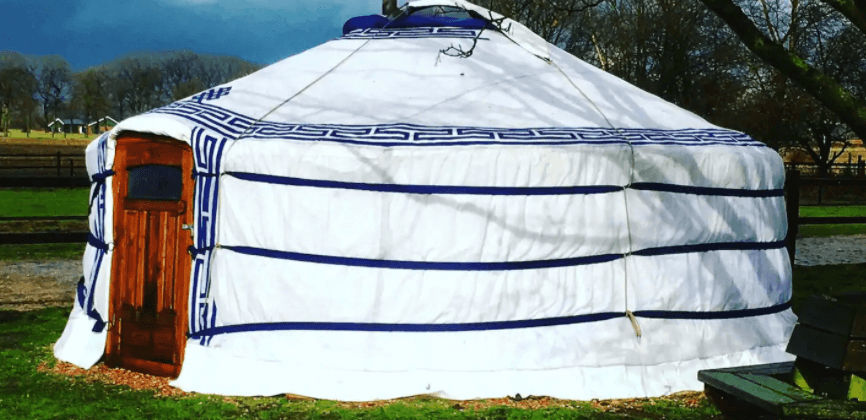 Buitenlander accu Sluimeren Yurt: bijzonder overnachten in een Mongoolse tent in Nederland